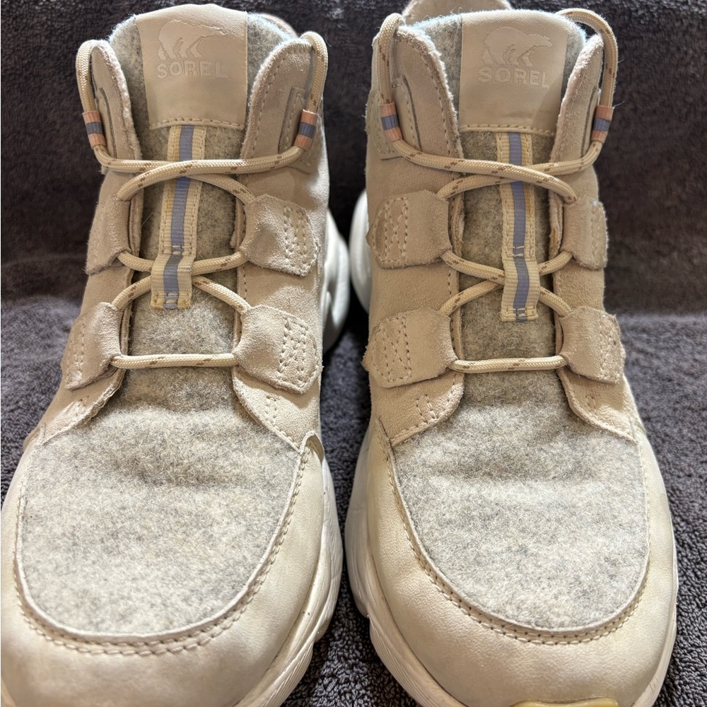 Sorel women’s waterproof kinetic renegade caribou boot size 10